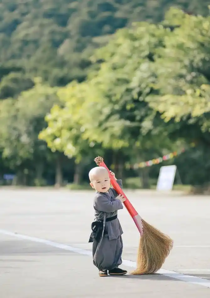 家有"星探"父母真幸福:一组超萌"小和尚"图片,记录孩子成长足迹