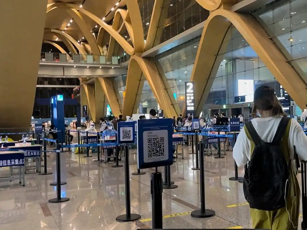 昆明长水机场出站指南 16615行程码 出舱到提取行李之间有扫码