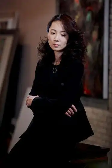 > 正文  新浪娱乐讯 由徐筠(微博),凌潇肃,芦芳生,王媛可主演的电视剧