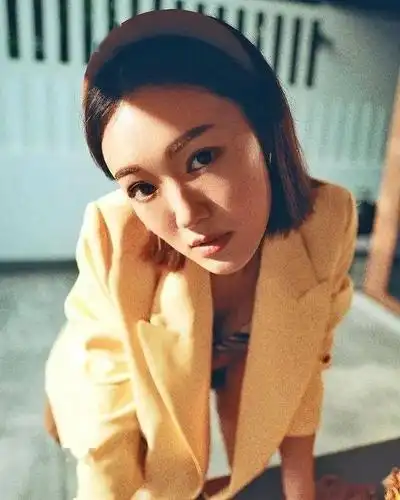 似足名模袁伟豪视角张宝儿抛胸chok爆摆甫