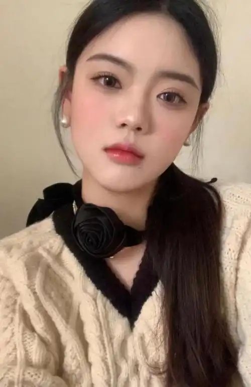 蜜桃唇四大特点下厚上薄唇珠明显后两个不常见