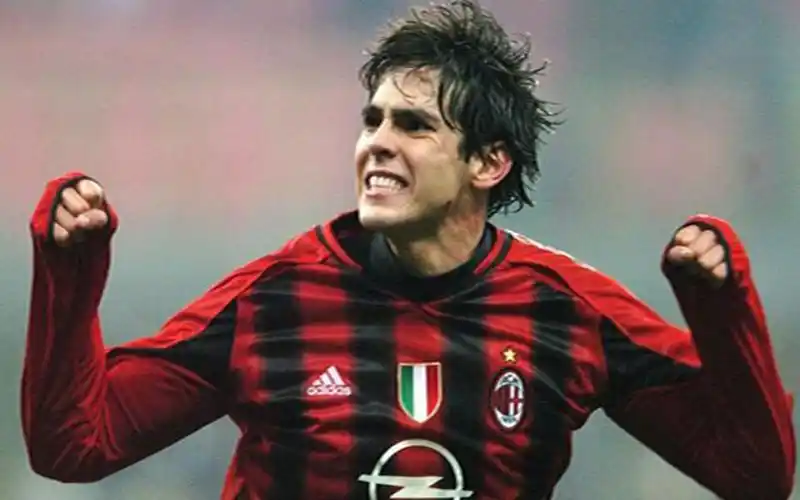 【卡卡经典长途奔袭进球】实况足球重现追风少年卡卡的经典进球