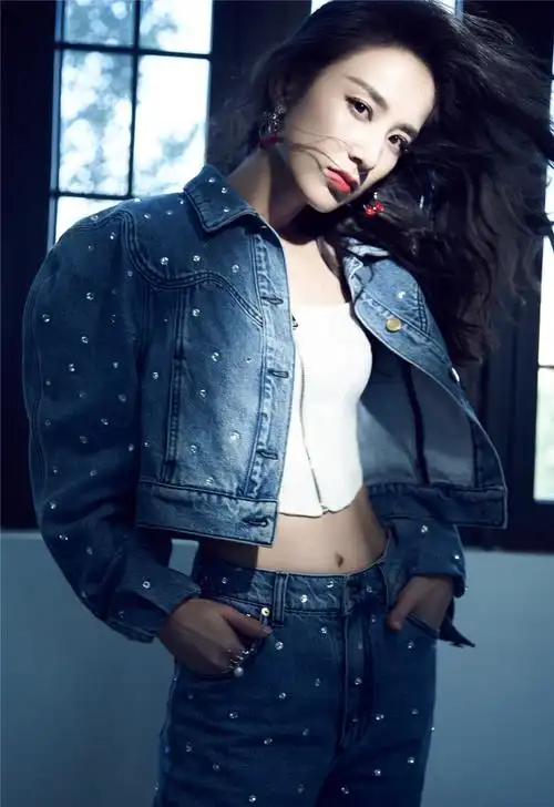 黄圣依露脐装甜酷写真图片