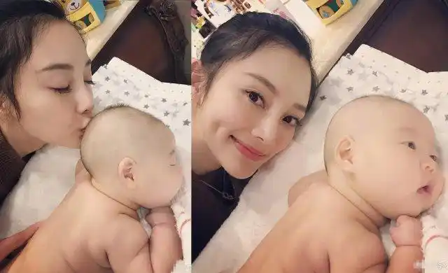 李小悦 2017 年 9 月份生下二胎儿子承哥,李小璐多次去李小悦家探望