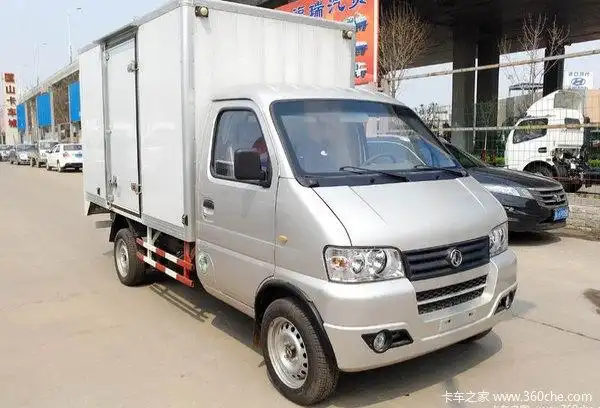 东风小霸王 3.3米箱式运输车