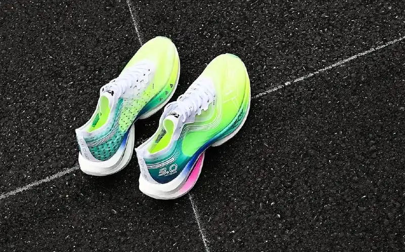 特步 160x 3.0 极光配色