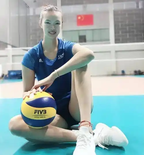 中国女排奥运安排有变,张常宁官宣意外决定,3字表态,蔡斌批准_长宁