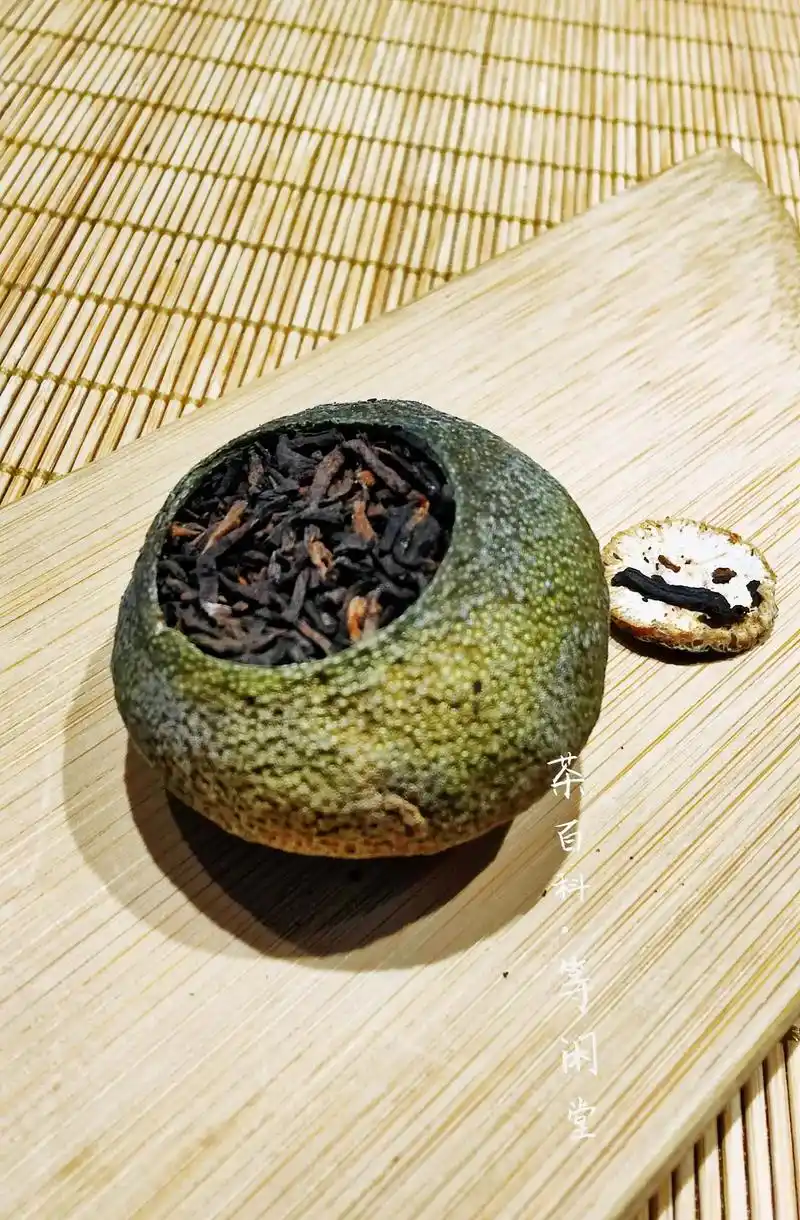 冲泡2017小青柑.2017小青柑,昨天发现,今天就冲泡,醇 - 抖音