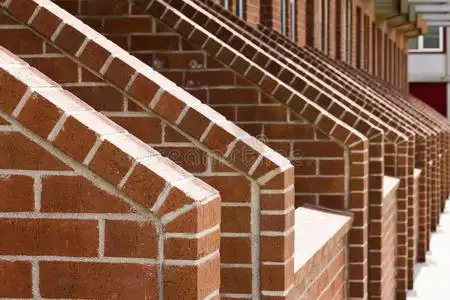 红砖楼梯层叠的砖砌楼梯照片
