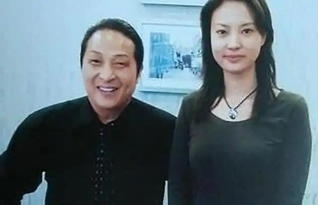 气功大师王林开光时女星云集,以求菩萨保佑,开光须得在床上_举报