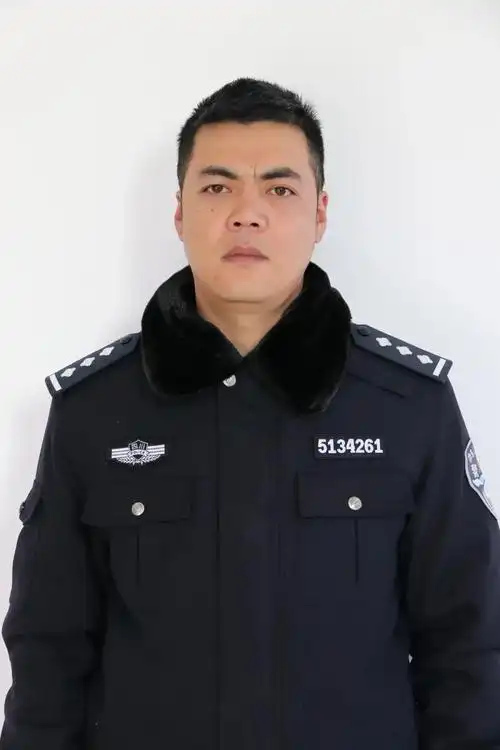 青春由磨砺而出彩  人生因奋斗而升华