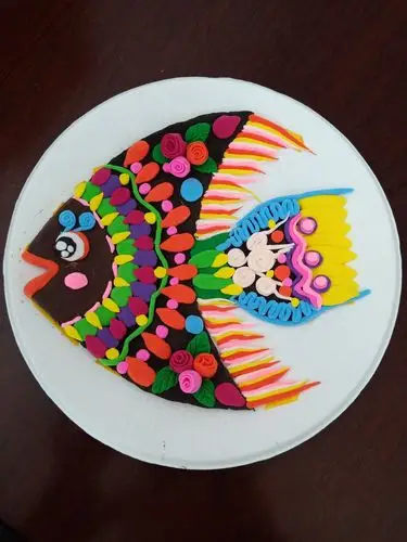 用黏土制作漂亮的热带鱼