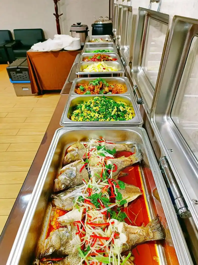 今天食堂工作餐非常丰盛,平常比较挑的,比较喜 - 抖音