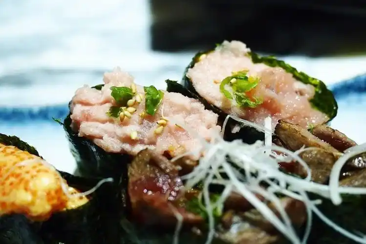 吞拿鱼腩军舰 (2件) $ 42