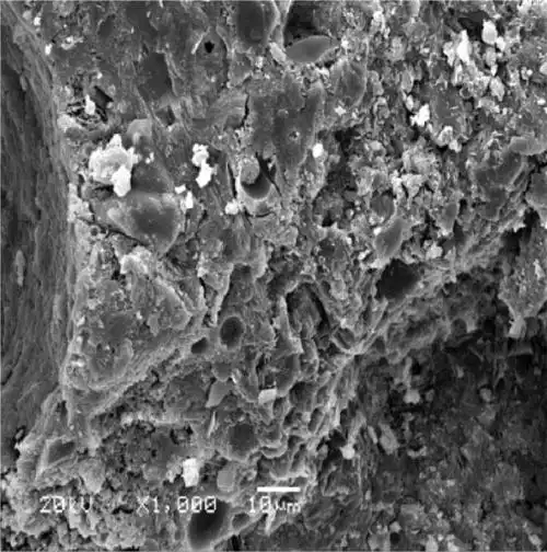 混凝土在硫酸盐溶液中的腐蚀模型