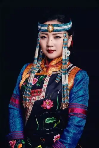 她唱的科尔沁民歌《达古拉》原汁原味的好听!