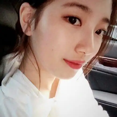 裴秀智超话【每日分享】#裴秀智李斗娜#221103 小裴早期可爱自拍分享