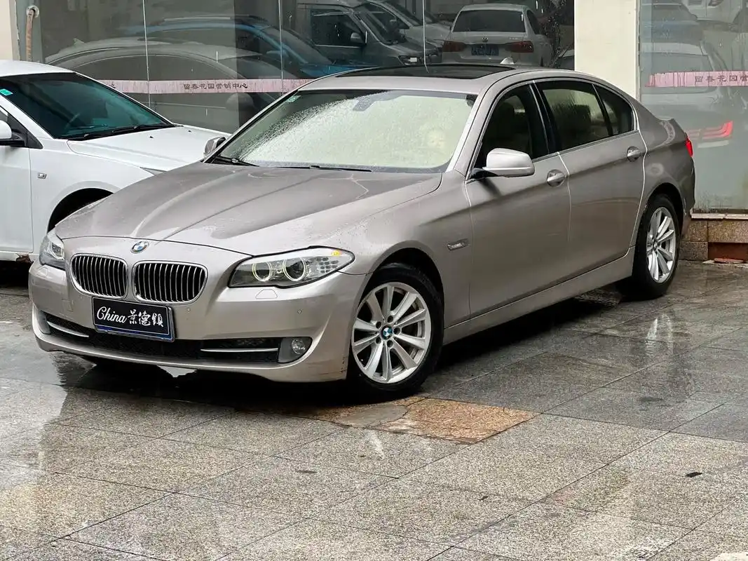 2013年8月 宝马5系  - 抖音