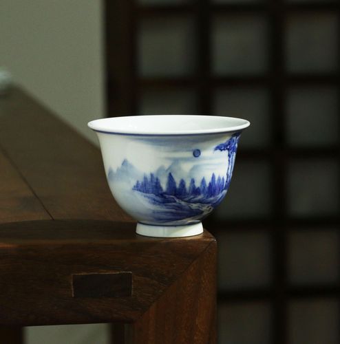 景德镇中式传统手绘青花压手杯山水望月主人杯可写款品茗煮茶围炉
