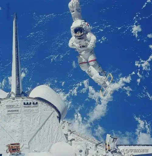 为什么宇航员在太空不吃面包却吃玉米饼和花生酱