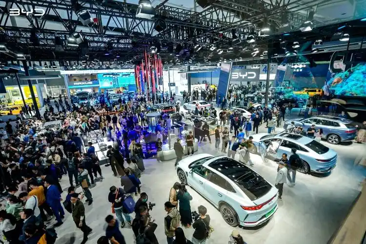 宋l领衔!比亚迪王朝网全系车型闪耀广州车展,惊艳全场