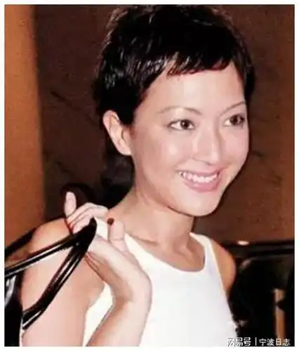 薛芷伦亿元豪宅宴客,请马浚伟和郭晶晶闺蜜吃金箔寿司,生活奢侈