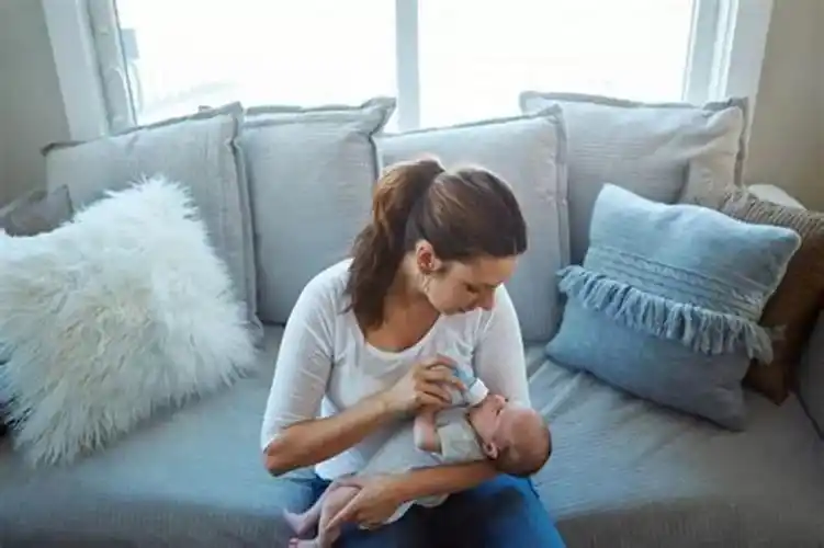 母乳喂养妈妈注意这12个关于母乳喂养的谣言你可能听说过