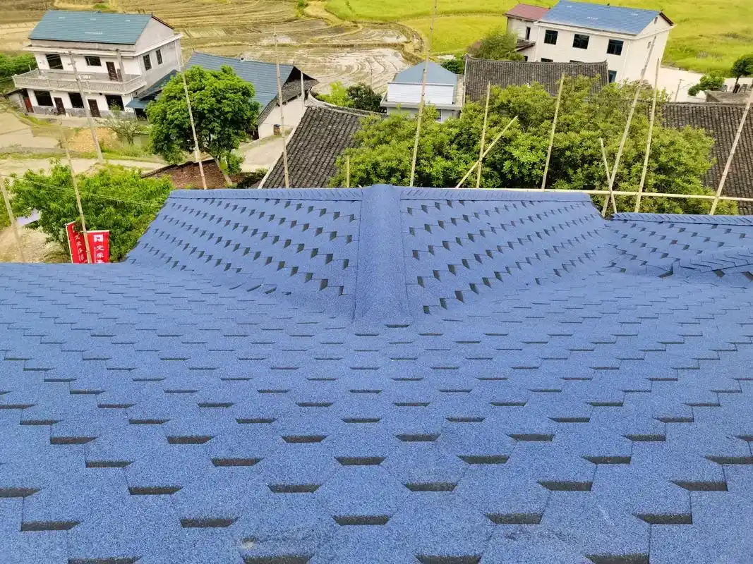 装配式建筑钢结构别墅屋面实拍.