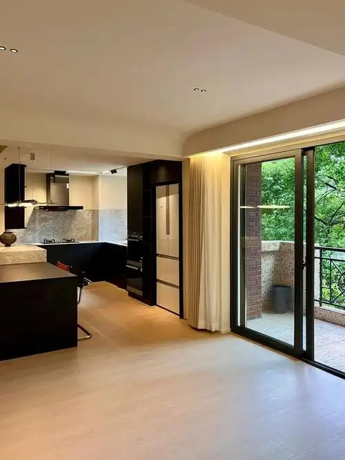 今天的这套案例,属于简单装修的160平新房,简洁大方,还挺好抄作业!