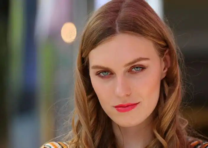 2017年五一北京三里屯蓝眼睛模特实拍组图