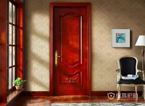 红色卧室木门如何搭配?室内木门颜色搭配有什么技巧?