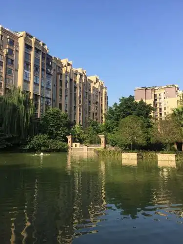 鹭湖国际2期鹭湖花园城,标准大四房双卫,7米观景阳台,清水竖厅,v68712