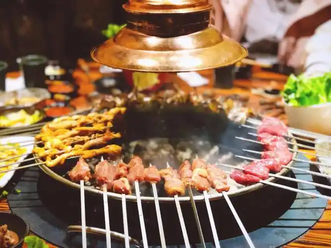 体验式消费时代来临看梁山烤肉品牌靠什么赢战市场