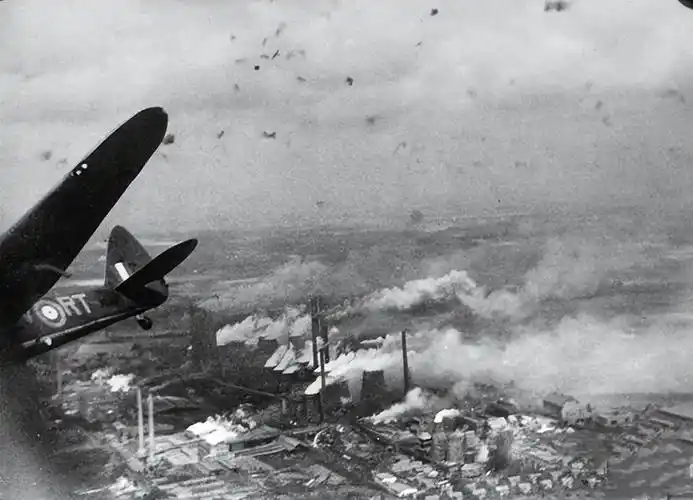 柏林防空塔在二战中发挥了重要的作用,它们不仅能够有效地拦截盟军的