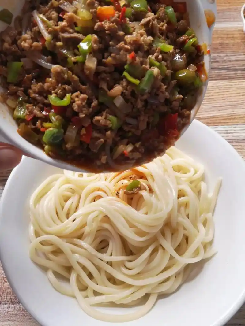 伊犁美食道出的生活哲理