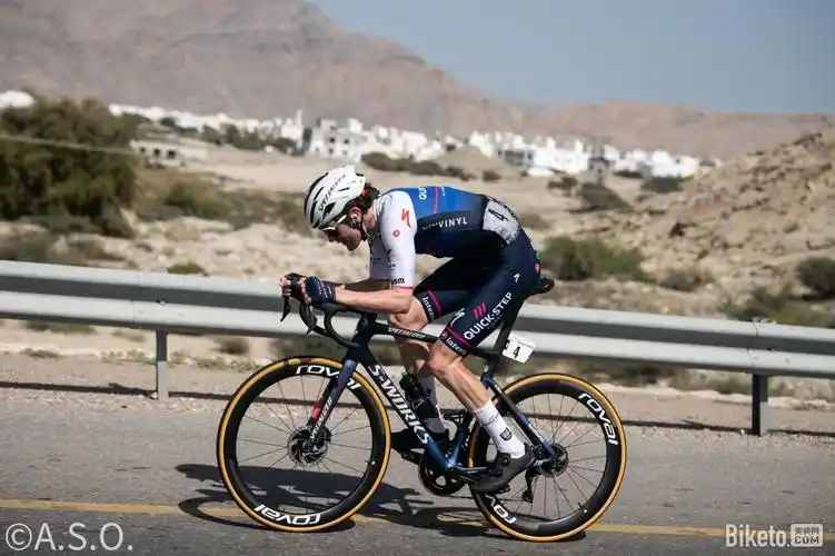 2022环阿曼s2s4图集卡文迪什斩首胜快步车队节节高