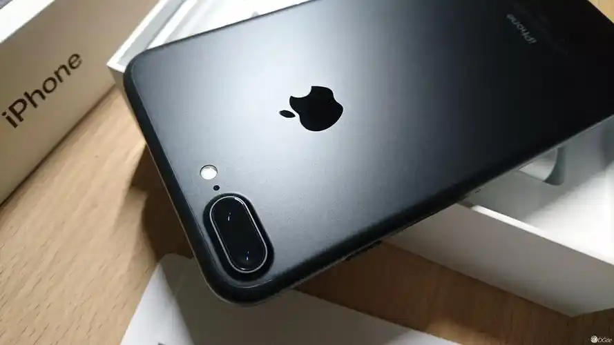 红米4 高配 太空灰 &iphone 7 plus 磨砂黑出售啦