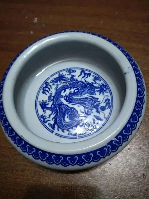 乾隆青花龙纹笔洗