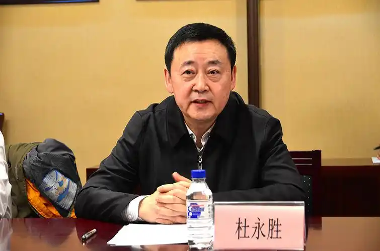 仪式上,碳汇基金会理事长杜永胜致辞.