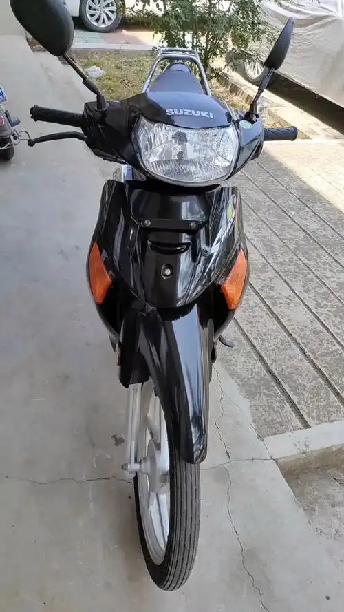 省油代步弯梁摩托车