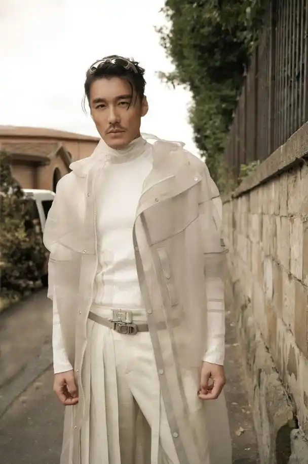 胡兵佛罗伦萨男装周最强攻略 深入复古文艺最前线_娱乐频道_中国青年