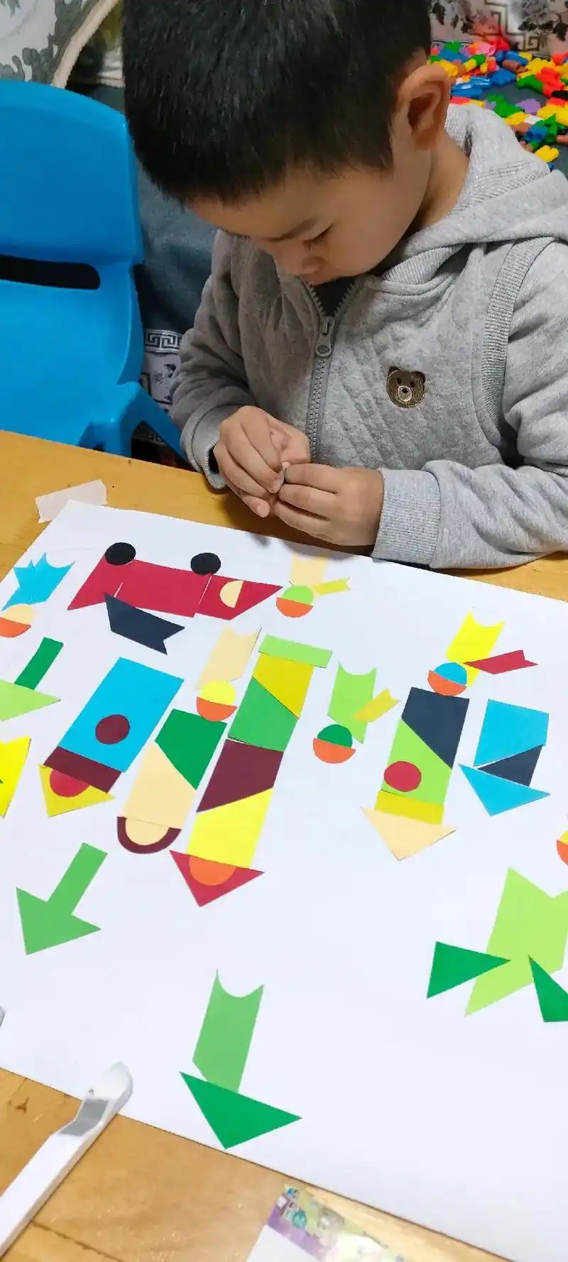 纯手工制作七巧板消防员,认真的样子真可爱,加油呀! - 抖音