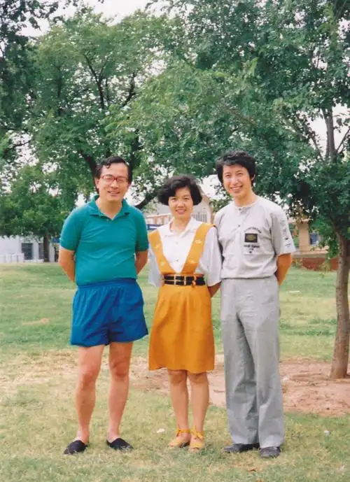 90年代初,美国俄克拉荷马市.左起:张郎郎,吴霜,彭查理.