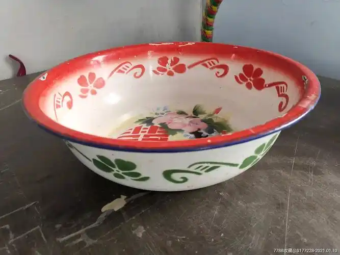 文革老搪瓷盆一个