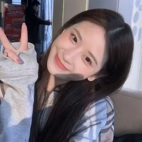 女生淡雅气质头像