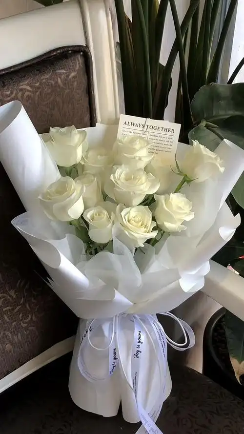 骄傲白玫瑰花束