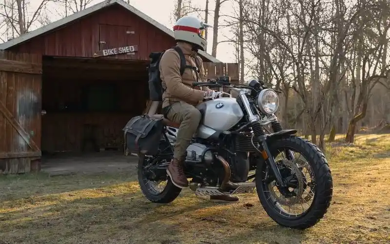 r ninet scrambler宝马拿铁 攀爬—林中的咖啡