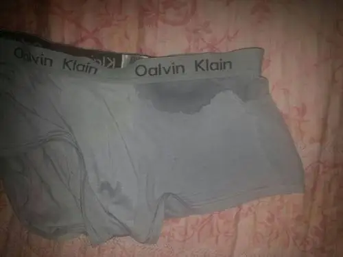 我14岁,今早起来发现内裤有这种痕迹,请