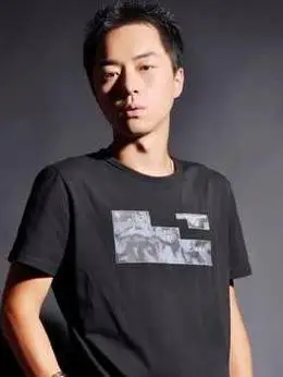 老五嗦(赵一龙饰演)