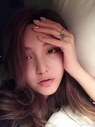 罗志祥庆生女友送百万豪礼 周扬青深邃轮廓妆气场无敌